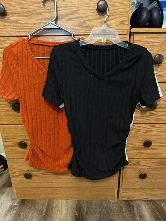 Ribbed V-Neck Short Sleeve Top - 4 colors - Picture 4 of 6